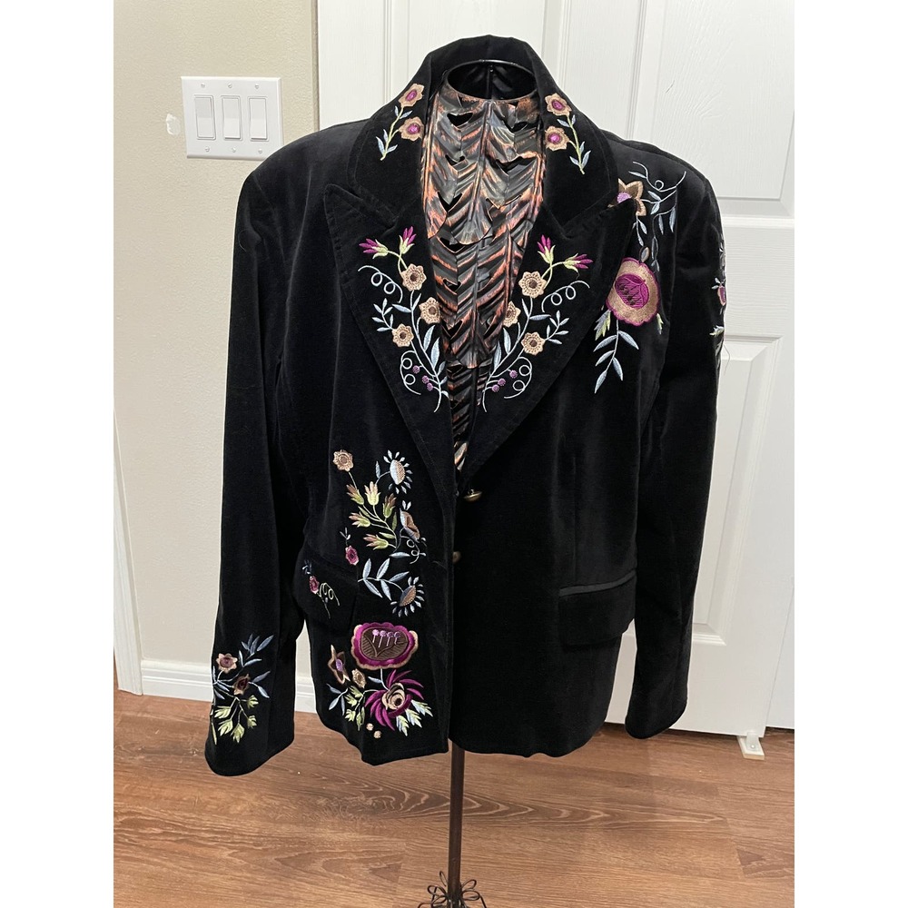 Kaktus Lined Velveteen Embroided Blazer w/Bronze Metal Buttons